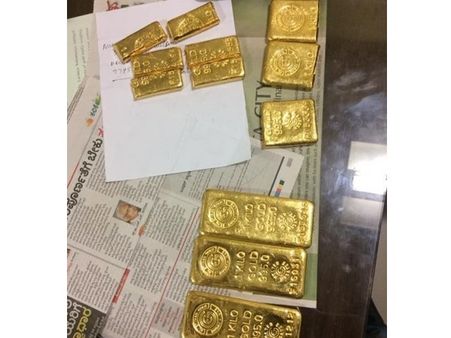 വിമാനത്തിലെ ടോയിലറ്റില്‍ നിന്ന് ആറു കിലോ സ്വര്‍ണം പിടികൂടി!