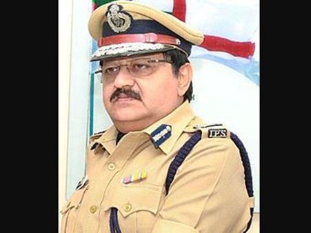 സുനില്‍ കുമാറല്ലേ!! ഇ ചന്ദ്രശേഖരനോട് ഇന്റലിജന്‍സ് മേധാവിയുടെ ചോദ്യം!! മന്ത്രി ഞെട്ടി,ജനങ്ങളും!!