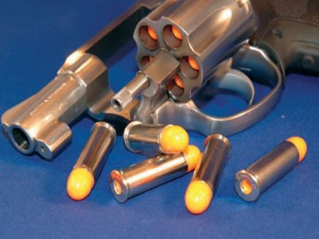 കാശ്മീരില്‍ പെല്ലറ്റുകള്‍ക്കു പകരം പ്ലാസ്റ്റിക് ബുള്ളറ്റുകള്‍ ഉപയോഗിക്കാന്‍ തുടങ്ങി