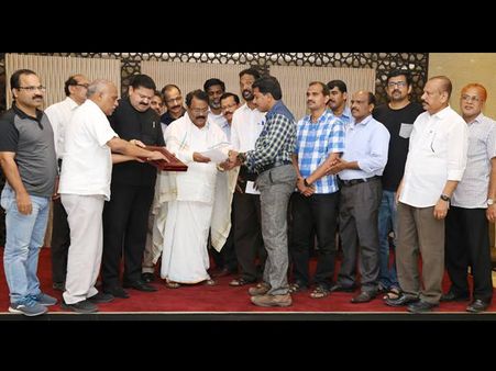 ദുബായ്; ശ്രീധരന്‍ പിള്ളയുമായി കോഴിക്കോട് പ്രവാസി കൂടിക്കാഴ്ച നടത്തി 