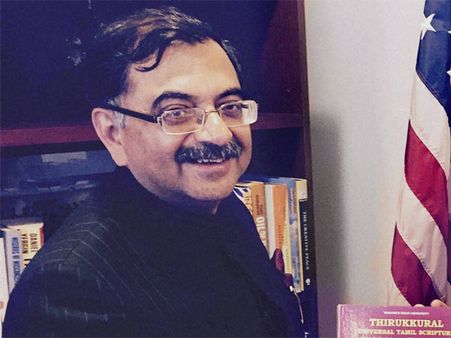 കറുത്തവരെ ബിജെപിയ്ക്ക് പിടിയ്ക്കില്ലേ:ദക്ഷിണേന്ത്യക്കാരെ അധിക്ഷേപിച്ച് തരുണ്‍ വിജയ്, സംഭവം വിവാദം