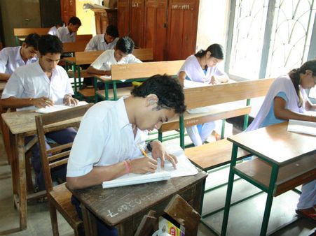 ഹയര്‍സെക്കണ്ടറി പരീക്ഷ ഫലം പ്രഖ്യാപിച്ചു; 83.37 ശതമാനം വിജയം, വിജയശതമാനം കൂടി