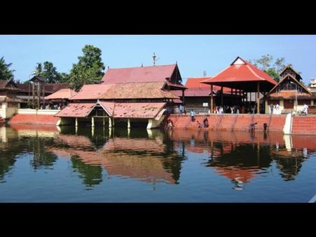 അമ്പലപ്പുഴ ശ്രീകൃഷ്ണ ക്ഷേത്രത്തിലെ ചുറ്റമ്പലത്തിൽ രക്തത്തുള്ളികൾ..!! ഭക്തർ ഭീതിയിൽ...!!! ദുരൂഹം !!!