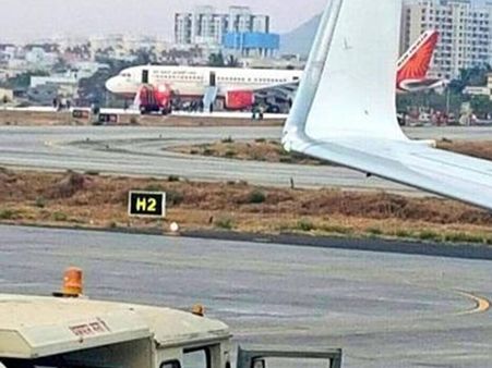 120 യാത്രക്കാരുമായി വന്ന എയര്‍ ഇന്ത്യ വിമാനം റണ്‍വേയില്‍ നിന്ന് തെന്നിമാറി