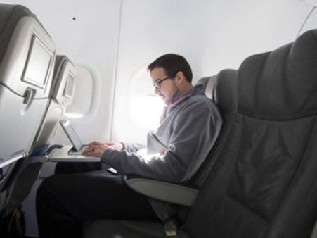 വിലക്ക്, യൂറോപ്പില്‍ നിന്നുള്ള വിമാനയാത്രക്കാരും ലാപ്‌ടോപ് ഉപയോഗിക്കരുതെന്ന് യുഎസ്