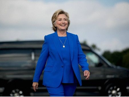 അങ്കത്തിനൊരുങ്ങി ഹിലരി!!! ട്രംപ് സര്‍ക്കാരിനെതിരെ ഹിലരിയുടെ ഓണ്‍വാര്‍ഡ് ടുഗെതര്‍ സംഘടന!!!