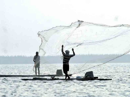മത്സ്യത്തൊഴിലാളികൾക്ക് ആശ്വാസവുമായി ഇടതുസർക്കാർ!!! എട്ടു ലക്ഷം രൂപയുടെ കടങ്ങള്‍ എഴുതി തളളി!!!