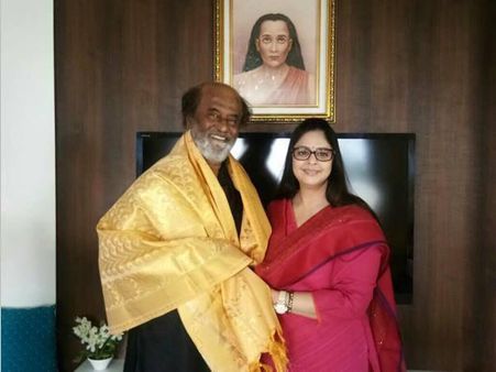 ബിജെപിയിലേക്കല്ല!! രജനികാന്ത് കോണ്‍ഗ്രസിലേക്ക്? കൊണ്ടുപോകുന്നത് നഗ്മ!!