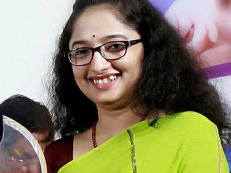 ദിവ്യ എസ് അയ്യരുമായുള്ള പ്രണയം ആദ്യം വെളിപ്പെടുത്തിയത് തൊഴിലുറപ്പ് തൊഴിലാളികളോട്!ട്വിസ്റ്റ്?