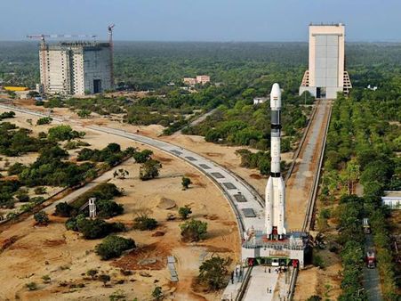 അയൽക്കാര്‍ക്കുള്ള ഇന്ത്യയുടെ സമ്മാനം;ദക്ഷിണേഷ്യന്‍ സാറ്റലൈറ്റ് ഭ്രമണപഥത്തില്‍