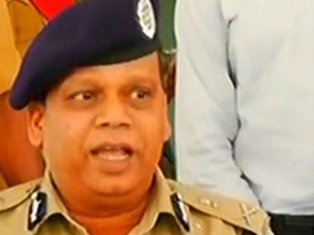 ഇങ്ങനെയൊക്കെ പെയിന്റടിക്കാമോ?കോടതിയും ചോദിക്കുന്നു തെറ്റല്ലേയെന്ന്, കമ്പനിയുമായി ബെഹ്‌റയ്ക്ക് ബന്ധം?