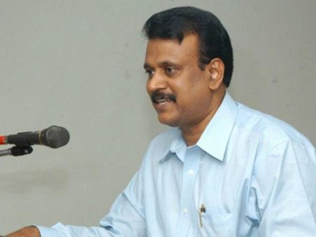 സെന്‍കുമാറിനെ ഒതുക്കുന്നു!! തച്ചങ്കരിയുടെ 'ഗ്രൂപ്പില്‍' ഇടമില്ല!! കേരള പോലീസില്‍ നടക്കുന്നത്....