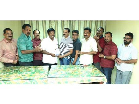 ദുബായ്; ഷാര്‍ളി ബെഞ്ചമിന്‍ ചിരന്തന യാത്രയയപ്പ് നല്‍കി