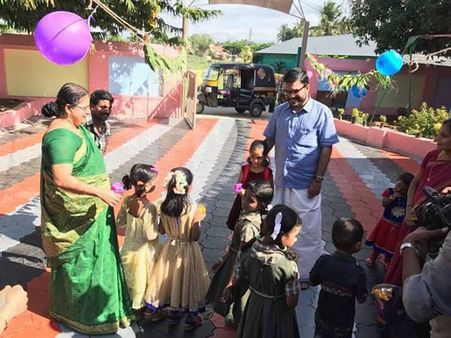 വിടി ബല്‍റാം മാത്രമല്ല...എംബി രാജേഷിനും സോഷ്യല്‍ മീഡിയയുടെ കയ്യടി..ഇങ്ങനെ വേണം നേതാക്കള്‍..!