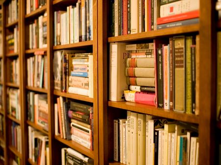 വിശന്നുപൊരിഞ്ഞ മനുഷ്യരെത്ര പുസ്തകം കൈയ്യിലെടുത്തു, എന്നിട്ടെന്തോരം ആയുധമുണ്ടാക്കി...