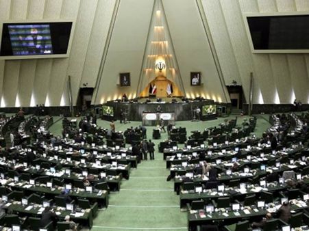 ഇറാനിൽ ഇരട്ട ആക്രമണം: മരിച്ചവരുടെ എണ്ണം 12ആയി, മൂന്ന് ഭീകരരെ വധിച്ചു