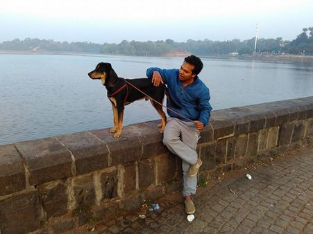 ബെംഗളൂരു: യുവാവിന്‍റെ കൈ മുതല കടിച്ചെടുത്തു, സിഇഒയ്ക്കെതിരെ അതിക്രമിച്ച് കടന്നതിന് കേസ്!!