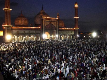 റംസാന്‍: വേനല്‍ച്ചൂടിലും മദീനയിലേക്കുള്ള തീര്‍ത്ഥാടകരുടെ എണ്ണത്തില്‍ വര്‍ദ്ധനവ്