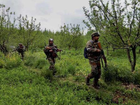 ജമ്മു കശ്മീരില്‍ ഏഴ് ഭീകരരെ വധിച്ചു: 24 മണിക്കൂറിനുള്ളിൽ മൂന്ന് ആക്രമണങ്ങൾ!!