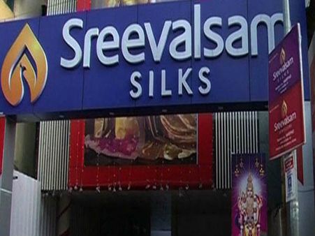 ഒന്നും ചെയ്യില്ല,ഒരു ചുക്കും സംഭവിക്കില്ല! ശ്രീവത്സം ടെക്സ്റ്റൈൽസിൽ പിള്ള സാറിന്റെ അടിയന്തര യോഗം...