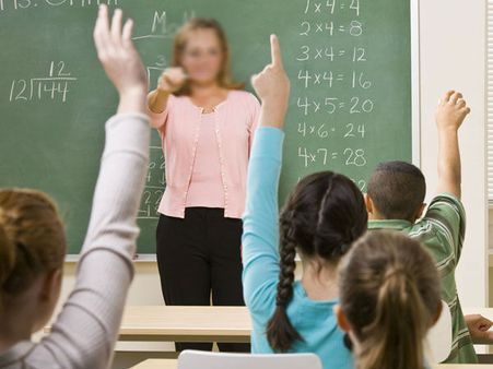 അദ്ധ്യാപിക ചെവിക്കിട്ട് അടിച്ചതായി മൂന്നാം ക്ലാസുകാരൻ! ടീച്ചർ തല്ലിയതിന്റെ കാരണം എന്താണെന്നറിഞ്ഞാൽ..