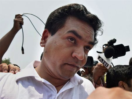 കേജ്‌രിവാളിന്റെ വസതിയില്‍ നാടകീയ രംഗങ്ങള്‍!!കപില്‍ ശര്‍മ്മയെ അകത്തു കയറാന്‍ അനുവദിച്ചില്ല