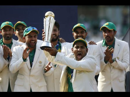 പാകിസ്ഥാന്റെ വിജയം ആഘോഷിച്ചു!കാസർകോട് 23 പേർക്കെതിരെ കേസ്, രാജ്യത്താകെ 19 പേർ അറസ്റ്റിൽ...