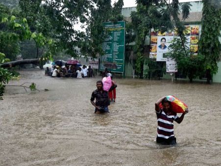 ഒഡിഷയില്‍ ശക്തമായ മഴ തുടരുമെന്ന് മുന്നറിയിപ്പ്, അതീവ ജാഗ്രതാ നിര്‍ദേശം, ദേശീയ പാത അടച്ചിട്ടു!!