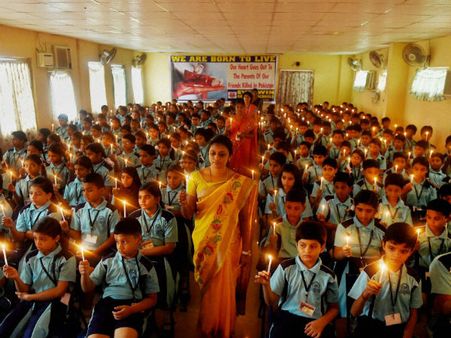 ഓണത്തിനിടയിലെ പുട്ടു കച്ചവടത്തിന് വിദ്യാഭ്യാസ വകുപ്പ്..അധ്യാപകര്‍ക്ക് എണ്‍പത്തെട്ടിന്റെ പണി !!