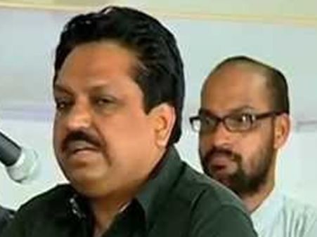 ന്യൂസ് മേക്കറാകാൻ പോലീസ് രഹസ്യങ്ങൾ ചേർത്തുന്നു; സെൻകുമാറിനെതിരെ വീണ്ടും തച്ചങ്കരി!!