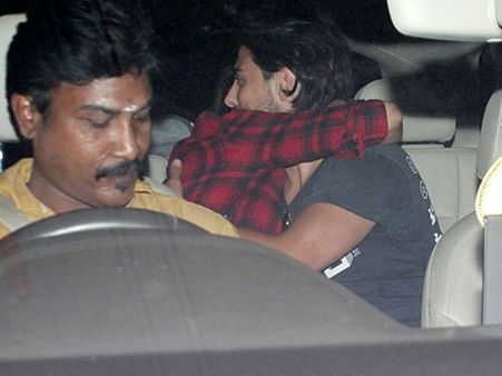 കാറിൽ കാമുകനൊപ്പം കെട്ടിപ്പുണരുന്ന പ്രേമം നായികയുടെ ചിത്രങ്ങൾ വൈറലാകുന്നു!! ആരാണ് കൂടെയുള്ള ആ കാമുകൻ