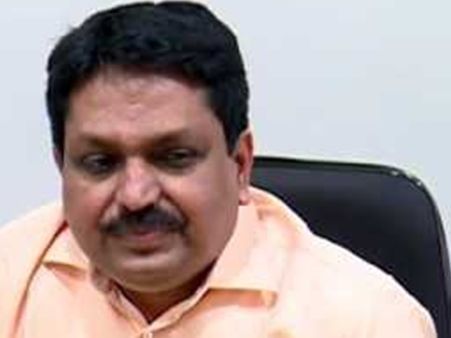 ടോമിൻ തച്ചങ്കരിയുടെ കേസുകൾ തിടുക്കത്തിൽ തീർപ്പാക്കി; 12 വെറും 4 കേസായി! കോടതിയെ തെറ്റിദ്ധരിപ്പിച്ചു!