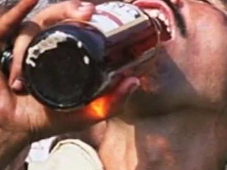 ഡ്യൂട്ടിക്കിടെ മദ്യപാനം; നാലു പോലീസുകാരെ പോലീസ് സൂപ്രണ്ട് കൈയ്യോടെ പിടികൂടി