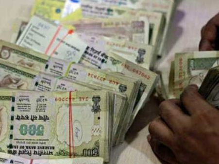 എത്ര നോട്ടുകൾ ബാങ്കുകളിൽ തിരിച്ചെത്തി!!! എണ്ണിത്തീർത്തിട്ടില്ലെന്ന് റിസർവ് ബാങ്ക് ഗവർണർ