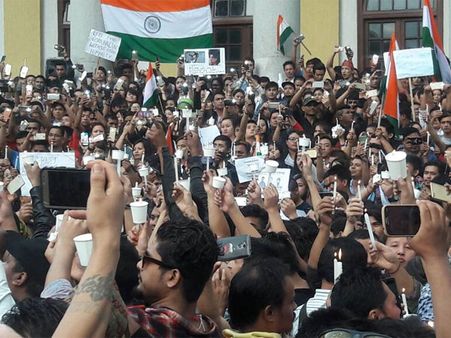 ബംഗാള്‍:ഒരു വശത്ത് തമ്മിലടി..മറുവശത്ത് ഹിന്ദുക്കളുടെ രക്ഷക്ക് മുസ്ലീമുകള്‍!!!