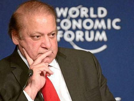 നവാസ് ഷെരീഫിന് കറുത്ത വെള്ളി: പനാമ കേസില്‍ അയോഗ്യനാക്കി, പാകിസ്താനില്‍ അട്ടിമറി!!