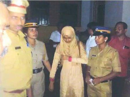 ആതിര പോയത് ആടുമേയ്ക്കാനല്ല!നുണക്കഥകൾ പൊളിഞ്ഞു;ഇസ്ലാംപഠിക്കണമെന്ന് ആതിര,അംഗീകരിക്കാതെ അച്ഛനും അമ്മയും