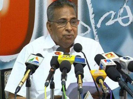 ഗവർണറുടെ നടപടി തെറ്റ്;ഫെഡറല്‍ സംവിധാനത്തോടുള്ള വെല്ലുവിളി!ഇരട്ടച്ചങ്കന്റെ ധൈര്യം പോയെന്ന് മുരളീധരൻ