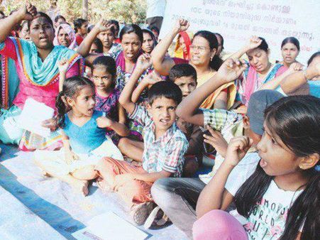 ഒരാഴ്ചയ്ക്ക് ശേഷം പുതുവൈപ്പ് ഉണരുന്നു!! വീണ്ടും പ്രതിഷേധ സമരം!! യതീഷ് ചന്ദ്രയ്ക്കെതിരെ നടപടി വേണം!!