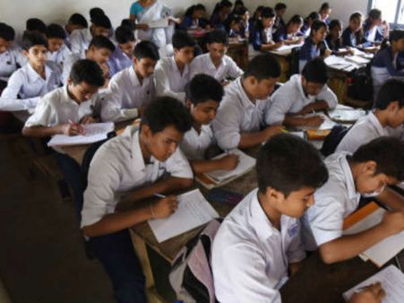 വർഗീയ കലാപങ്ങൾ കുട്ടികൾ പഠിക്കണ്ട !!! പാഠപുസ്തകങ്ങളിൽ നിന്ന് കലാപങ്ങൾ നീക്കണമെന്ന് ആർഎസ്എസ്!!!