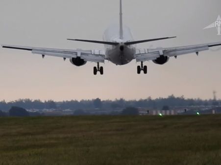 ഖത്തര്‍ ഉപരോധം തുണയായി; ഇറാന്‍ വ്യോമാതിര്‍ത്തിയിലൂടെ ഒരു ദിവസം പറക്കുന്നത് 1400 വിമാനങ്ങള്‍