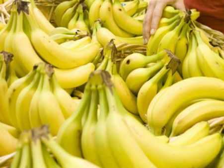 ഓണത്തിന് ഉപ്പേരി വേണ്ട! തൊട്ടാൽ ഇത്തിരി പൊള്ളും; ഏത്തക്കായ്ക്ക് പെന്നിൻ വില