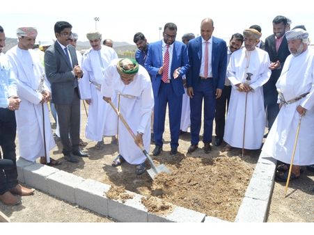 ഒമാനിലെ ബഹലയില്‍ ഗ്രാന്‍ഡ് ഷോപ്പിംഗ് മാള്‍ ആന്റ് ഹൈപ്പര്‍മാര്‍കറ്റിനു തറക്കല്ലിട്ടു