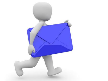 സൗദി ഭരണകൂടത്തെ പരിഹസിക്കുന്ന യു.എ.ഇ അംബാസഡറുടെ ഇ-മെയിലുകള്‍ ചോര്‍ന്നു; സൗദിയും യു.എ.ഇയും അകലുമോ?