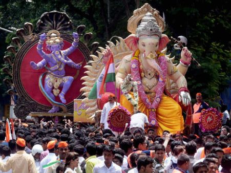 കാസർകോട് ഗണേശോത്സവ ഘോഷയാത്രയ്ക്ക് നേരെ ആക്രമണം! സ്ത്രീകളടക്കമുള്ളവരെ ആക്രമിച്ചു, പോലീസ് നോക്കിനിന്നു