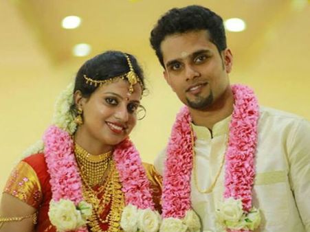 ഒരു കൊച്ചി മെട്രോ പ്രണയകഥ! ഒടുവിൽ വിവാഹവും, നവദമ്പതികൾക്ക് ആശംസകളുമായി കെഎംആർഎൽ...