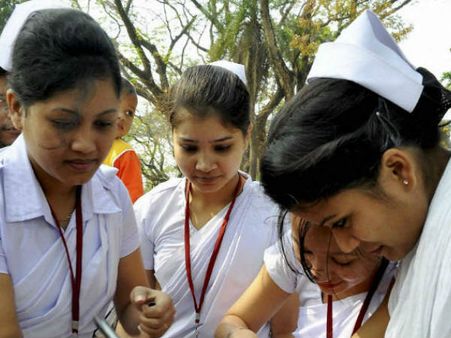 മാനേജ്‌മെന്റിന്റെ പീഡനം...100ഓളം നഴ്‌സുമാര്‍ സമരം തുടങ്ങി!! അനിശ്ചിതകാലത്തേക്ക്!!