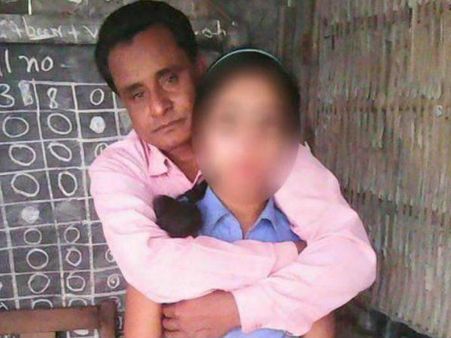 വിദ്യാർത്ഥിനികളുടെ സ്വകാര്യഭാഗങ്ങളിൽ സ്പർശിച്ച്,അടുത്തിടപഴകുന്ന ചിത്രങ്ങൾ!അധ്യാപകനെ പോലീസ് പിടികൂടി