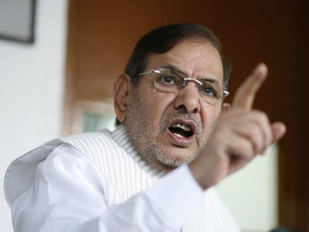 ശരത് യാദവ് ഇപ്പോഴും പ്രതിപക്ഷത്തു തന്നെ!!! പ്രതിസന്ധിയിൽ നിതീഷ് കുമാറും സഖ്യവും!!!