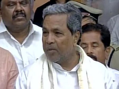 സ്‌കൂളുകള്‍ക്ക് മൊറാര്‍ജ് ദേശായിയുടെ പേര് വേണ്ട,ഇന്ദിരയുടേതു മതി!! കരുക്കള്‍ നീക്കി കോണ്‍ഗ്രസ്‌